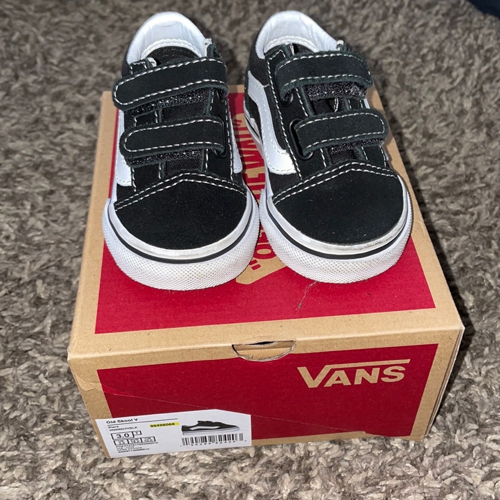 - Old Skool V Vans